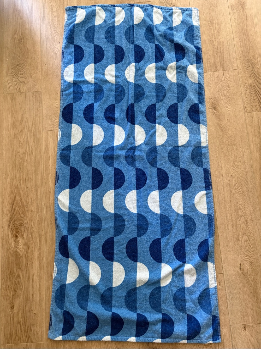 Mainstays Blue Geometric Wave Beach Towel